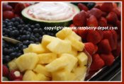 Tip for Making Your Own Fruit Tray - How to Keep Juices from Running Under Fruit