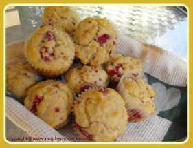 Homemade Raspberry Banana Muffins Recipe