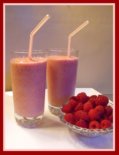 Raspberry Fruit Smoothie for Valentines Day