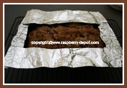 Protecting the Edges of the Bread from Becoming Too Dark by Making a Shield with Foil Paper
